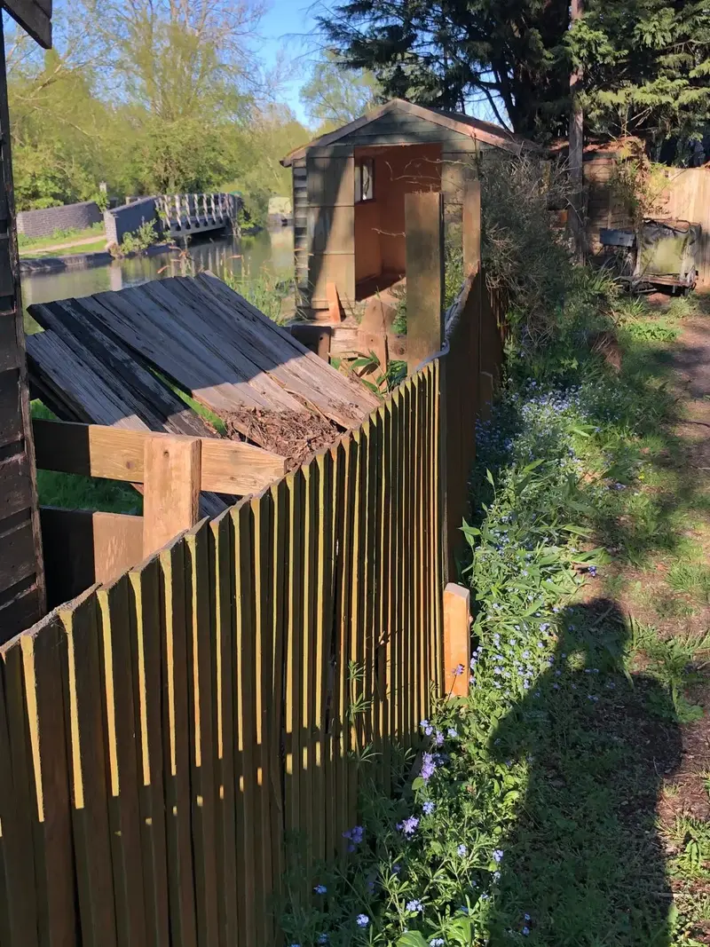 Canal edge and garden boundary at Mooring 33